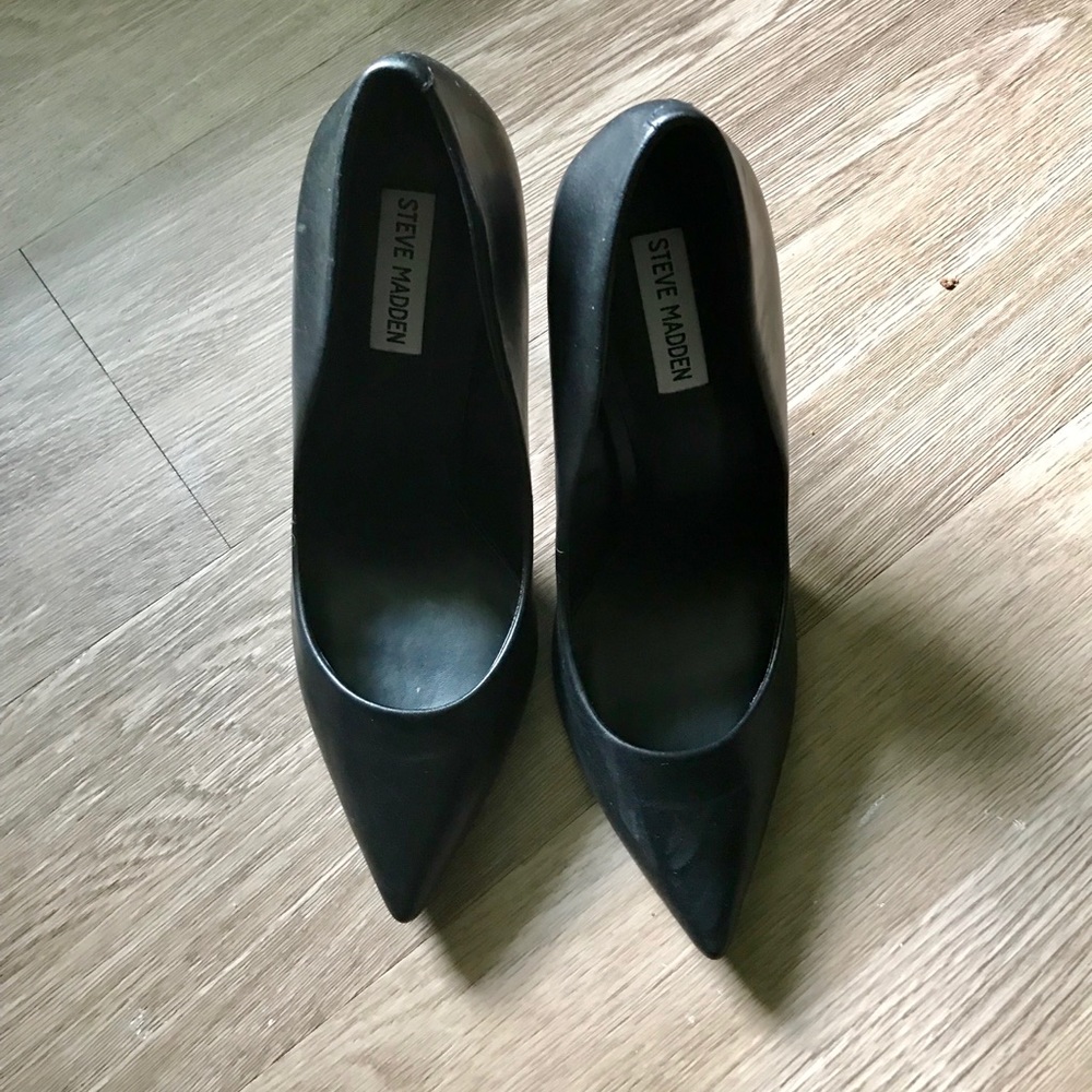 STEVE MADDEN BLACK STILETTOS